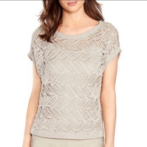 White House Black Market Creamy Tan Silky Open Weave High-Low Top Large - Picture 1 of 9